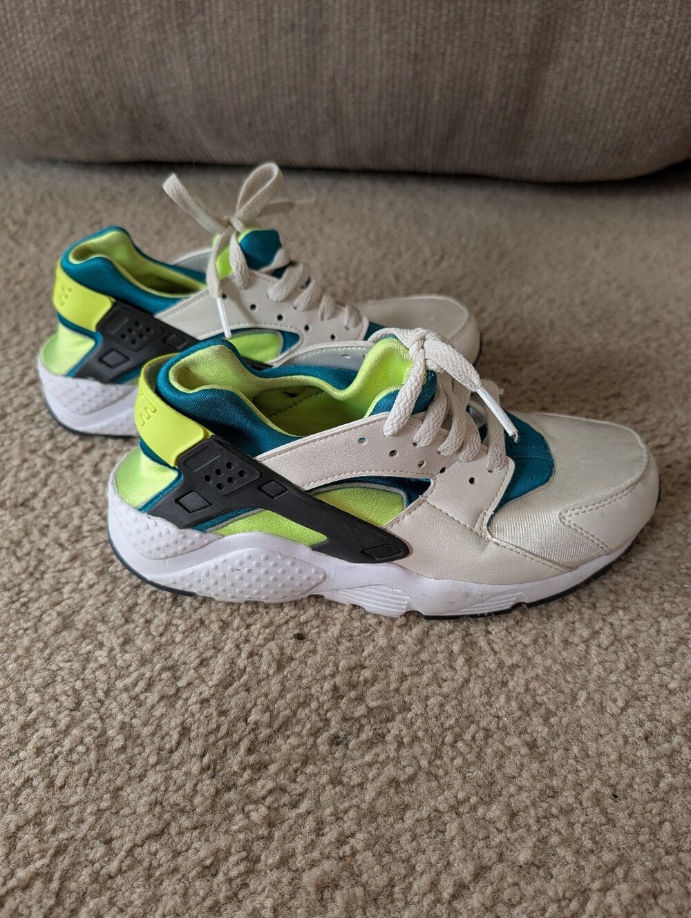 Nike Kids Air Huarache White Teal Sneakers with Neon Green Accents
